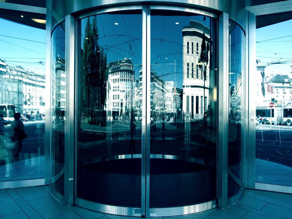 Commercial Bay Doors and The Benefits They Offer